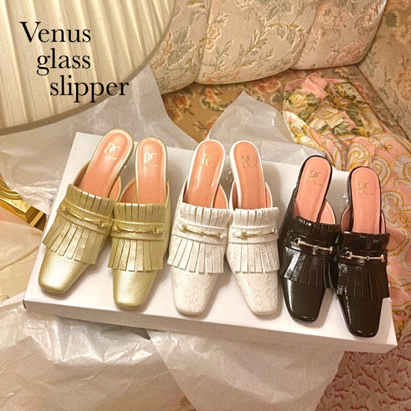 Venus glass slipper