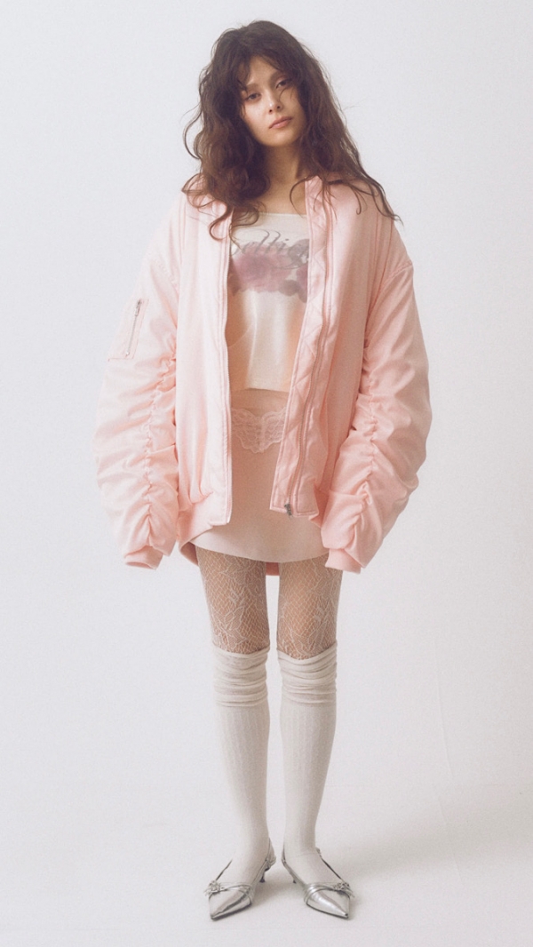 pale color gather blouson